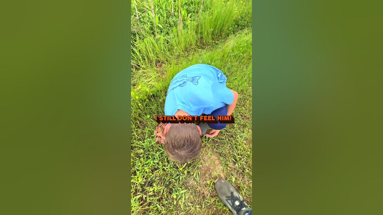 CATCHING CRAWFISH BY HAND | Craw-kid