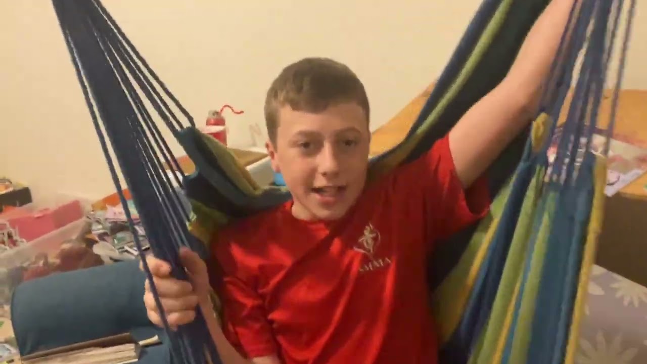 CRAAZY KNEE HOCKEY GAME