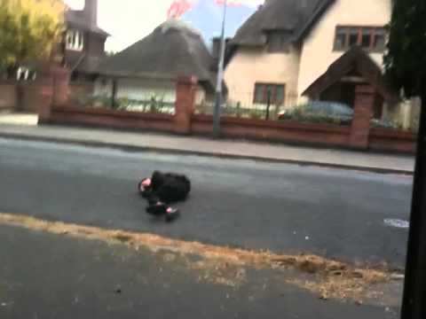 guy beaten up in the street - YouTube