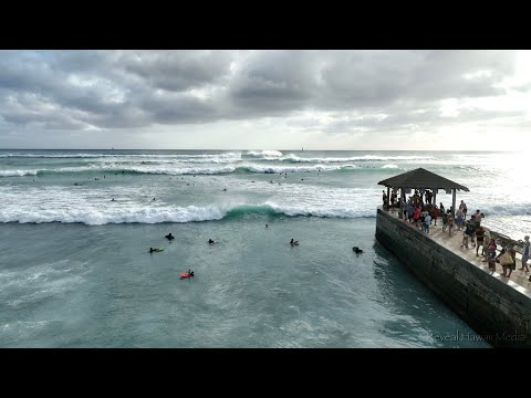 Code Red II Swell Hits Waikiki (July 16, 2022)  4K