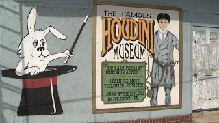 Houdini Museum | Check It Out with Chelsea