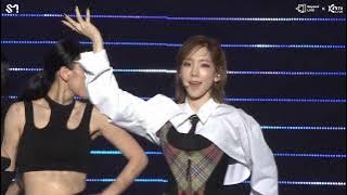 Taeyeon INVU   Hyoyeon DEEP @ SMTOWN LIVE 2022