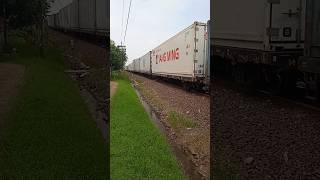KA Kontainer #keretaapi #keretaapilogistik #keretaapiindonesia #train #railway #huntingkereta