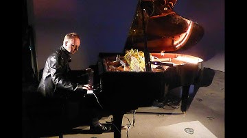 Scanner improvising on Magnetic Resonator Piano