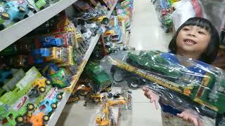 Tengah Malam Beli Mainan Truk Tentara Pengangkut Tank Buatan Indonesia Keren 👍