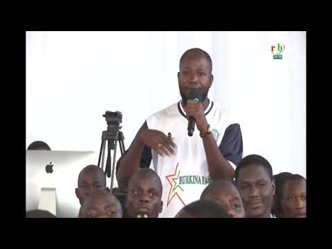 Government Exhibitions: The Minister for Public Servants meets with citizens