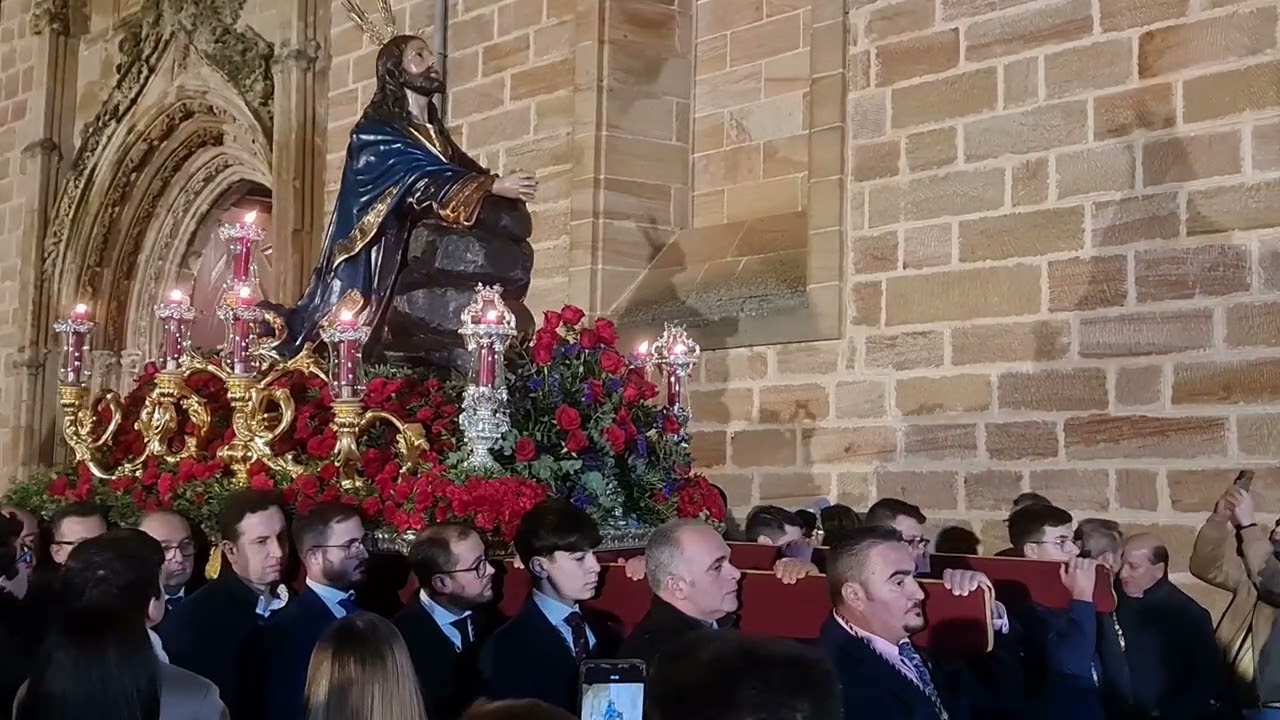 #LINARES ( Jaén ) 𝐓𝐑𝐀𝐒𝐋𝐀𝐃𝐎 𝐃𝐄 𝐍𝐔𝐄𝐒𝐓𝐑𝐎 𝐏𝐀𝐃𝐑𝐄 𝐉𝐄𝐒𝐔́𝐒  𝐃𝐄 𝐋𝐀 𝐎𝐑𝐀𝐂𝐈𝐎́𝐍 𝐄𝐍 𝐄𝐋 𝐇𝐔𝐄𝐑𝐓𝐎