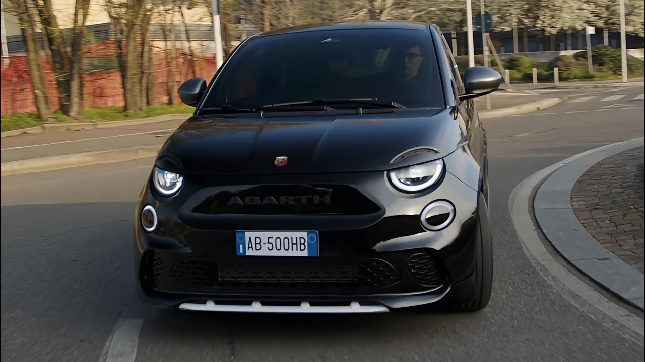 New 2023 Abarth 500e electric hot hatch is 🔥! - YouTube