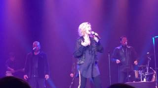 Olivia Newton-John Twist of Fate Live 2016 chords