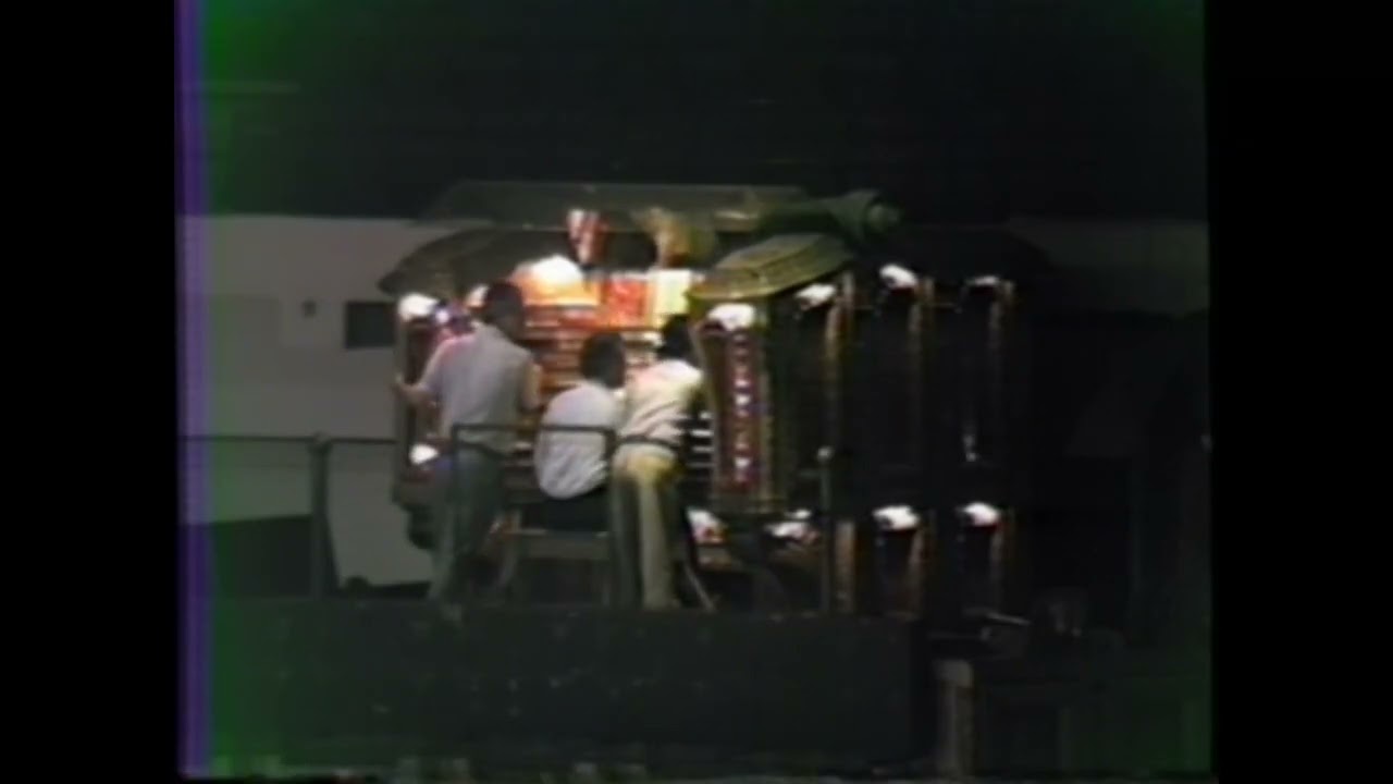 Tom Hazelton plays the Chicago Stadium Barton