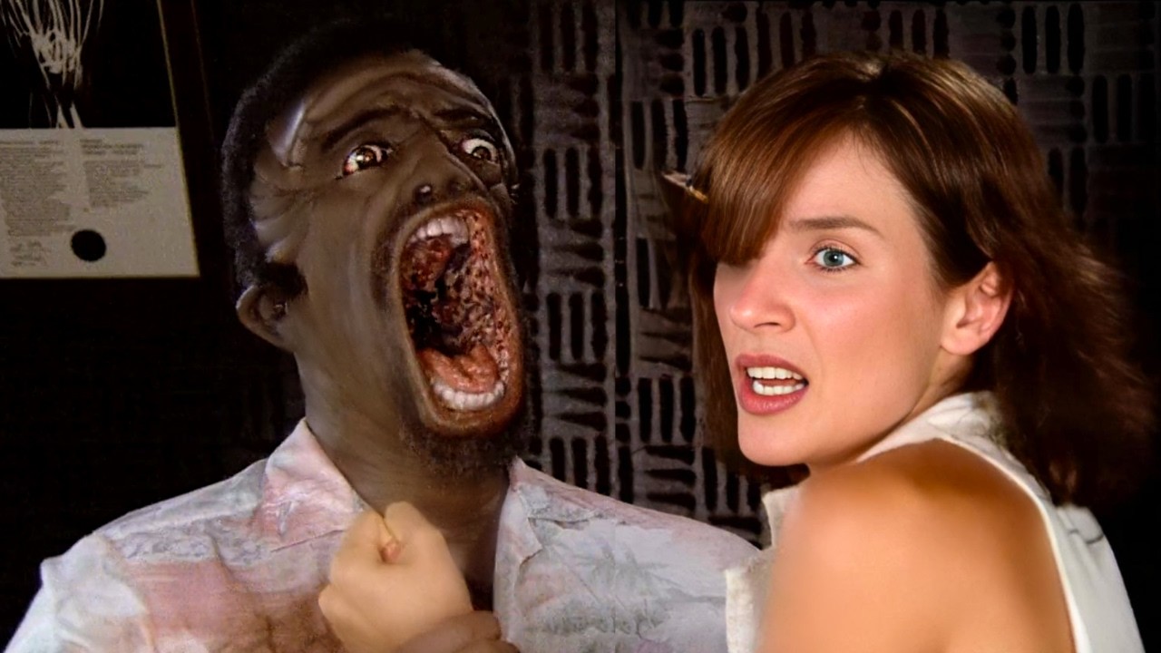 Паразит, замаскированный под мороженое, пожирает людей изнутри, чтобы создавать костюмы из плоти ...