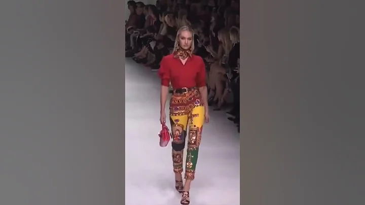 Candice Swonepoel walks for Versace SS23