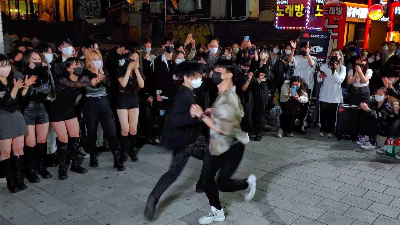 RED CREW, GANGYONG & 4×4 STUDIO, KWANHYO. UNIQUE STUNNING BUSKING ON SATURDAY HONGDAE STREET.