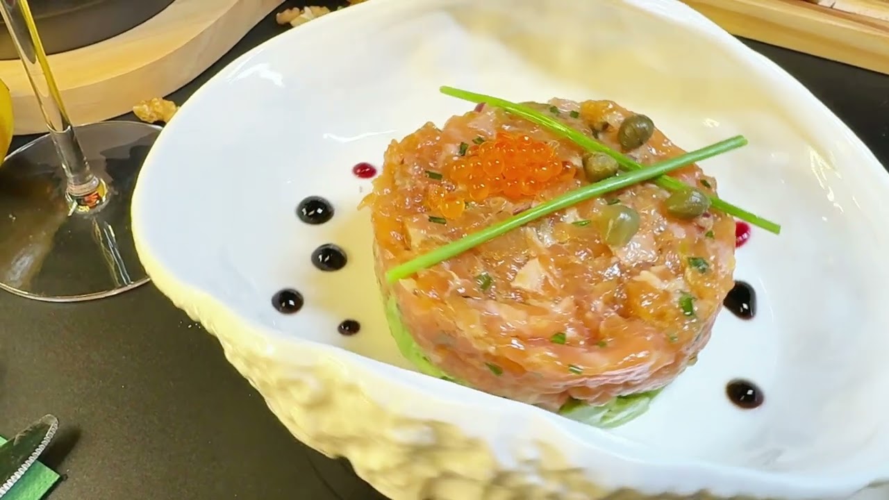 Salmón con aguacate en Valencia | Лосось из авокадо в Валенсии | Tandur — restaurante georgiano