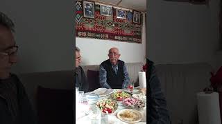 Çamsihin da Gazi Metin Dedemin evine mihman olduk Aşkı muhabbetin den Gıda aldık.