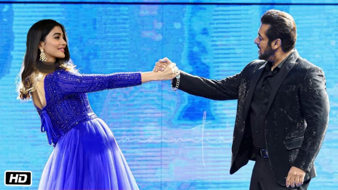 Pooja Hegde And Salman Khan Entertain By Dance Performance In Dubai
