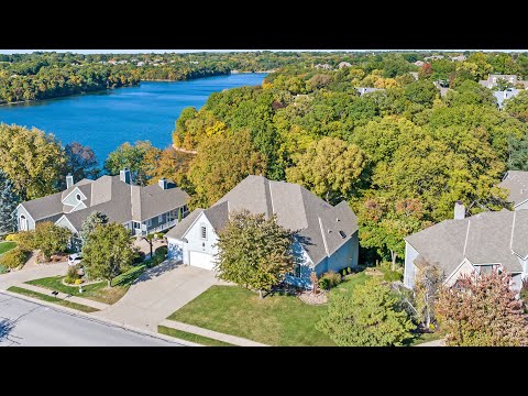 8508 NW Lakeview Dr, Parkville, MO home video tour