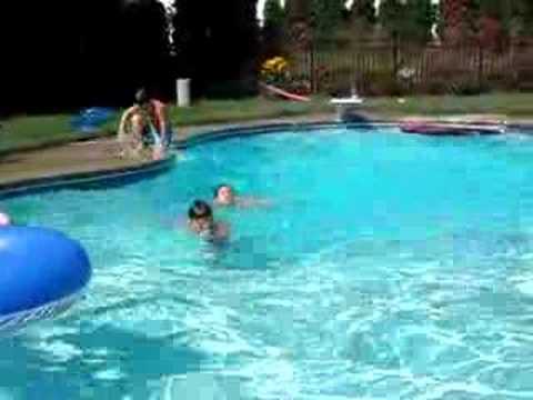 Pool fighting - YouTube
