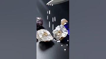 Knife slices minerals—obsidian, quartz, sapphire—showing real cracks, cleavage, and mirror-like cuts