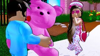 HE BOUGHT ME LOADS OF VALENTINES GIFTS | Royale High Valentines Update
