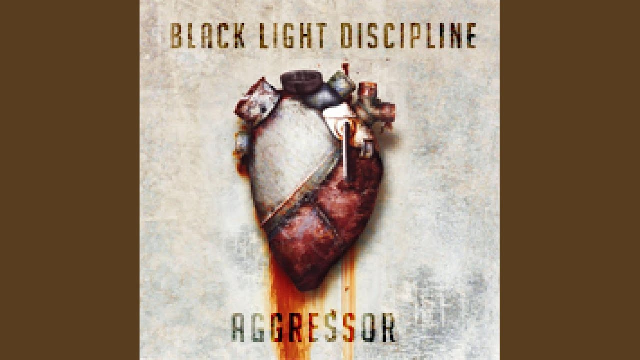 Aggressor auf YouTube ansehen Aggressor auf YouTube ansehen