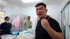 Lihat cara pembuatan gelato di dapur Onestopgelatosolutions - Durasi: 10.10. 