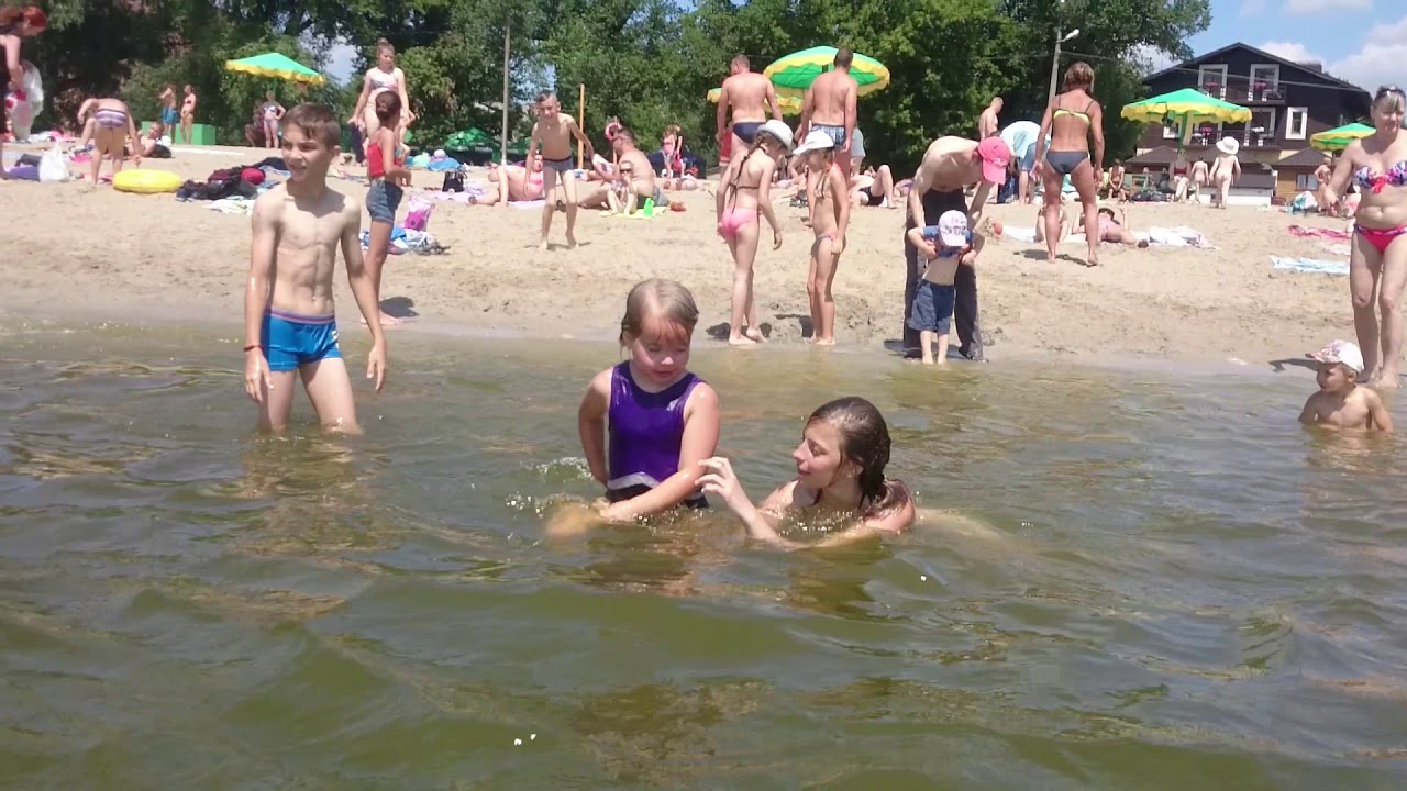 Девки в озере купались.... - YouTube