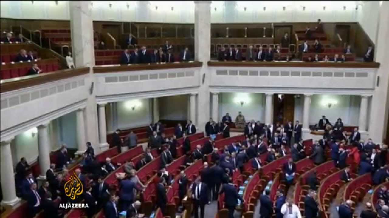 بدأ البرلمان الأوكراني جلساته