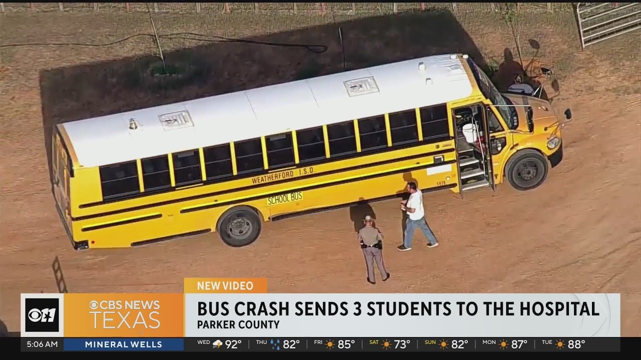 Bus crash sends 3 students to hospital - YouTube