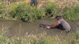 Gatorfest 2009 Alligator Wrestling Competition (Full Video) Part 5/13