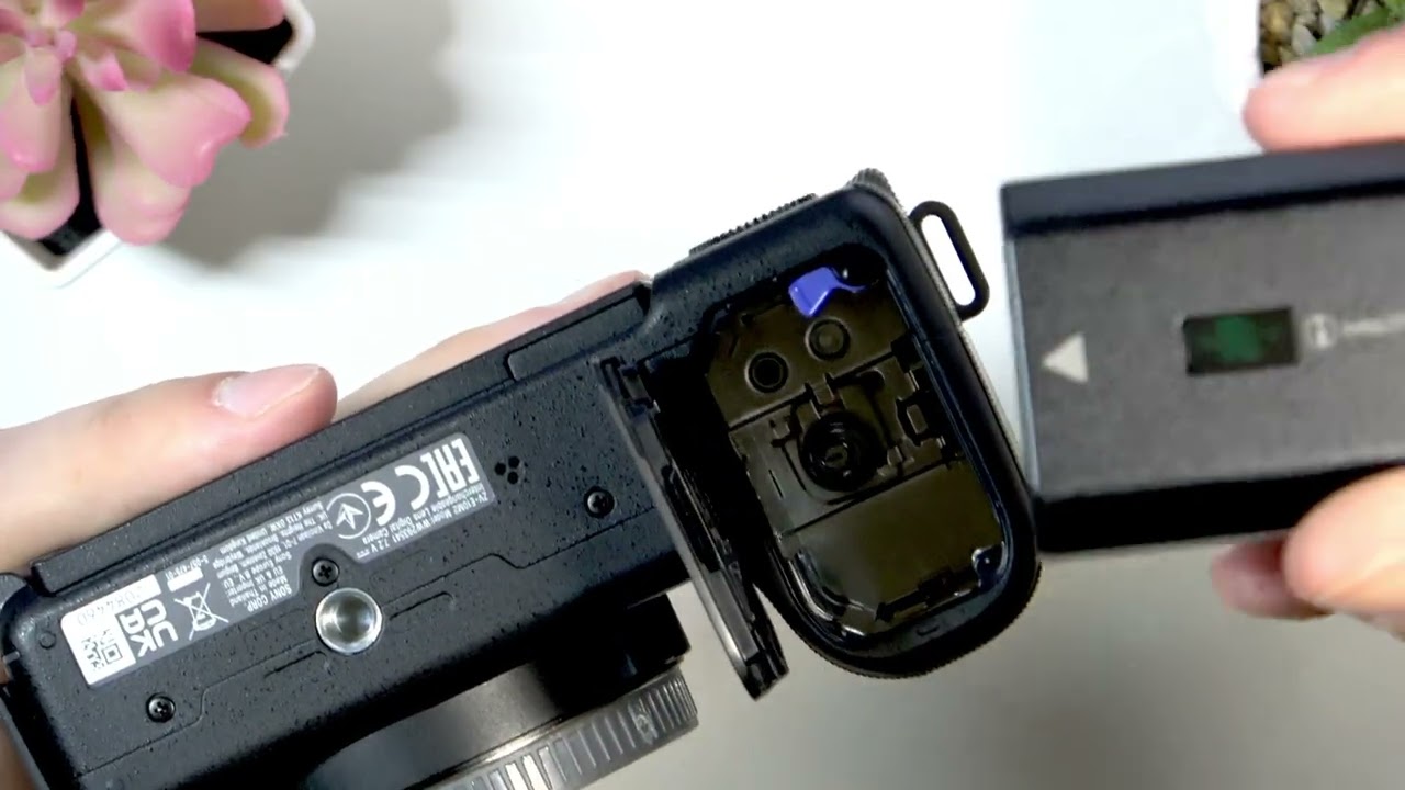 How to Insert Battery in Sony ZV-E10 II (NP-FZ100) - YouTube