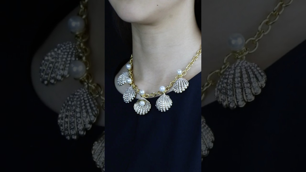 Elegant Large Shell Pearl Necklace – White Gilt Tone with Imitation Crystal Pearl 