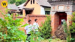 Two sworn brothers renovate the old abandoned house for many years together