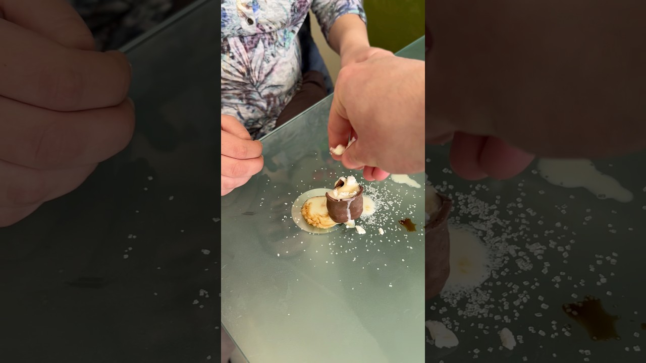 Как есть шоколадного деда мороза