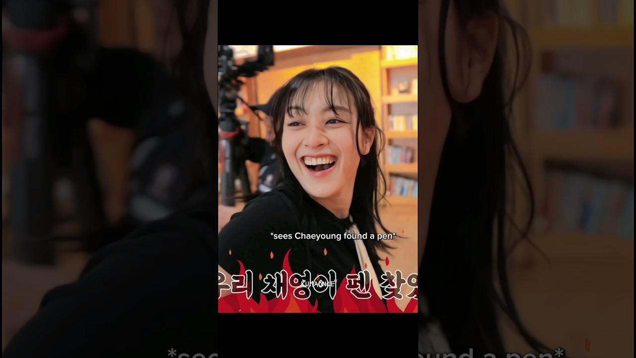 Chaeyoung running away from Jihyo and ask help to Mina, but Mina also chase her 