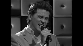 Bouke Scholten brengt een ode aan Elvis - RTL LATE NIGHT/ SUMMER NIGHT