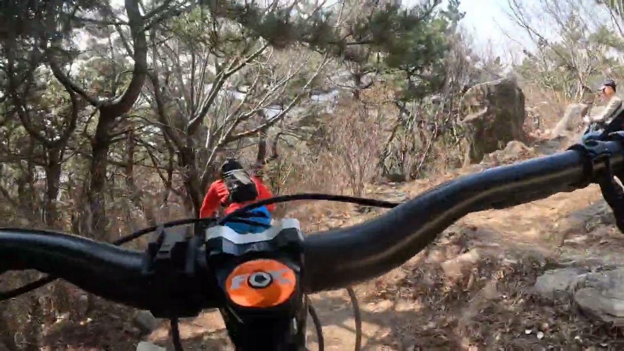 26.2.21#모든길#엄광산 여기저기 1탄  존칭생략 R 꽁지머리 #헤라#당근 C 덤핑맨 