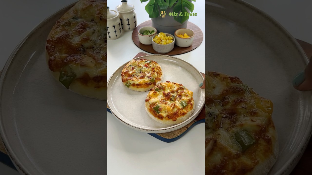 Bacho ke liye mini pizza ki recipe, perfect for party snacks 😋 