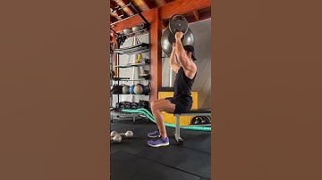 Desenvolvimento de ombros com anilhas - @rosaavict