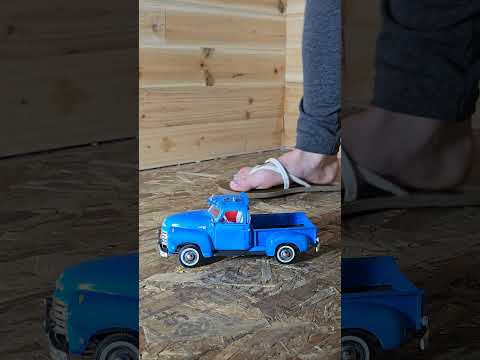 Blue model truck crush in flip flops. Full video on premium #crushexperiment #modelcarcrush