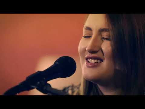 Rosa Linn -