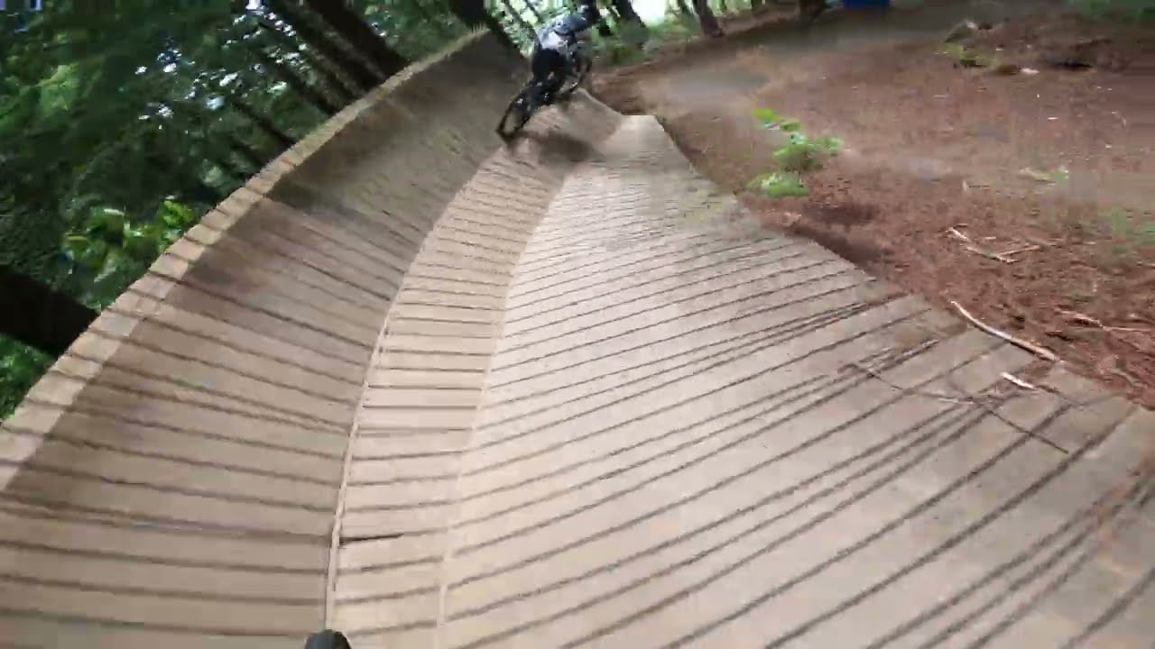 phil following thomas toignon MrBlack rotorua lower