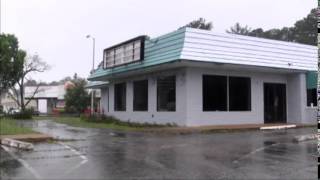 Old Mama Gina's turning into liquor store