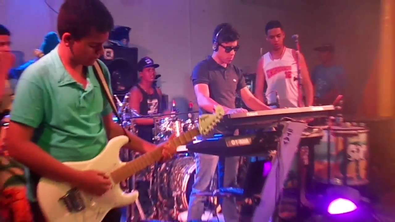 Banda Estilo Hit YouTube