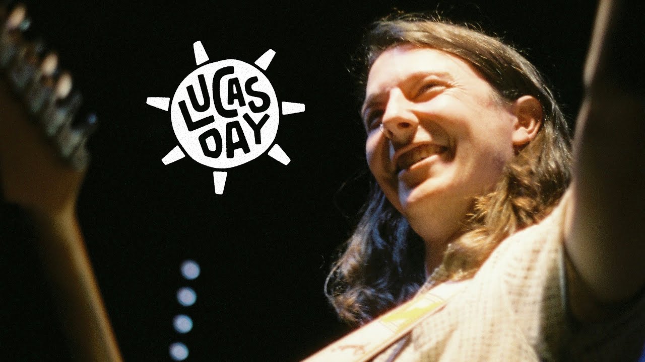 Lucas Day - Yet (Live at The Grace) auf YouTube ansehen Lucas Day - Yet (Live at The Grace) auf YouTube ansehen