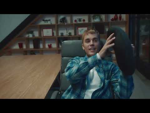 Justin Bieber montre son engagement dans sa collaboration avec Tim Hortons et le perfectionnement du Biebs Brew dans une nouvelle publicité en français tournée au Québec