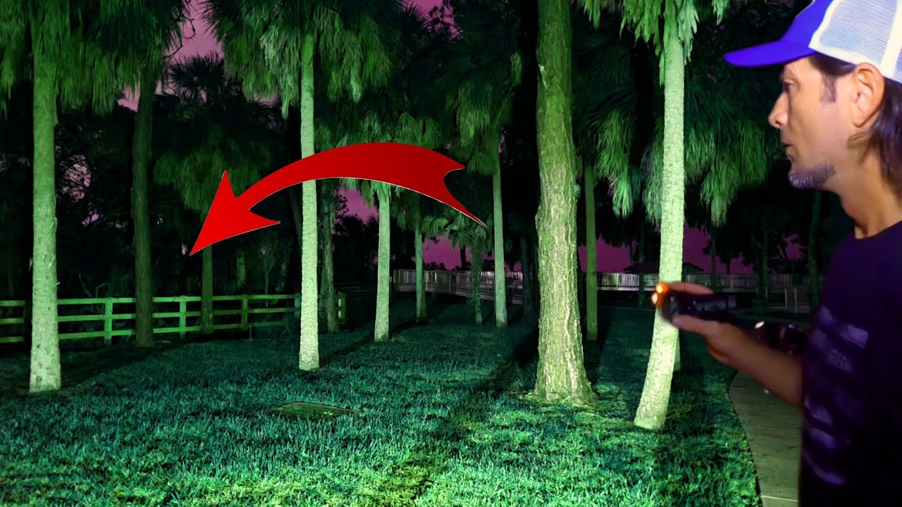 Exploring A CREEPY Park after Midnight