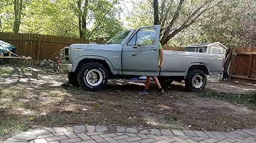 Ford inline 6 300 open header sound!