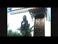 Thxuzz cuspindo fogo no clipe oficial de 'Chicharito'