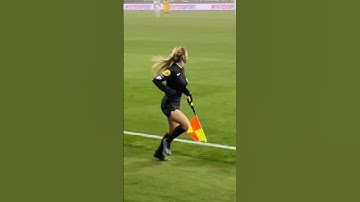Not the Player… All Eyes on the Referee! 👀 #fußball #futbol #soccer #shorts #femaleathletes